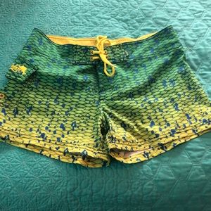 Pelagic woman’s Dorado board shorts